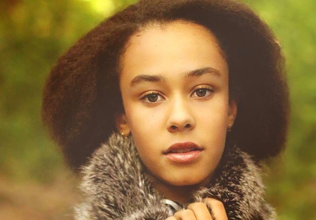 delphine (1) delphine (1)